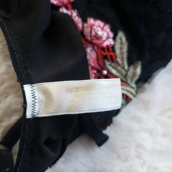 Vintage Gold Victoria Secret Dark Floral Embroidered Roses Lace Pearl Bodysuit - Picture 8 of 16